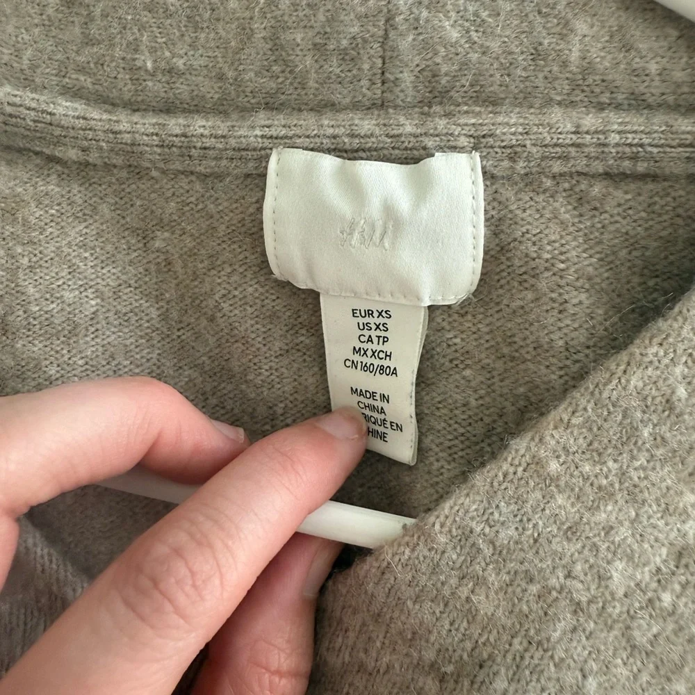H&M Sweater - Picture 2 of 2